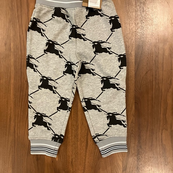 NEW! BURBERRY Boy's Sidney Equestrian Knight Printed Sweatpants - Picture 7 of 11